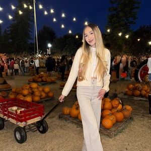 Meet your Posher, Monica